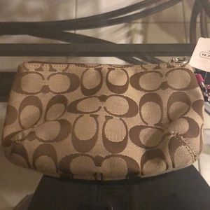 Coach Bags - Coach wristlet Coach Bags - Coach wristlet
